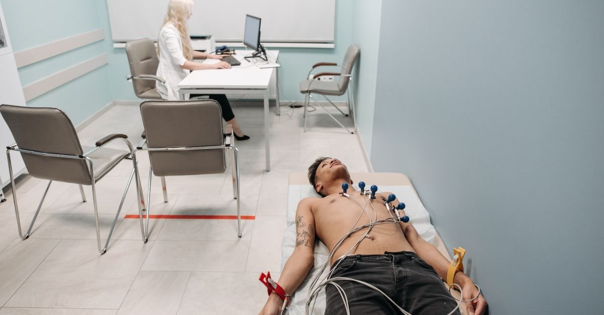 Eletrocardiograma — Clínica Médica LEM